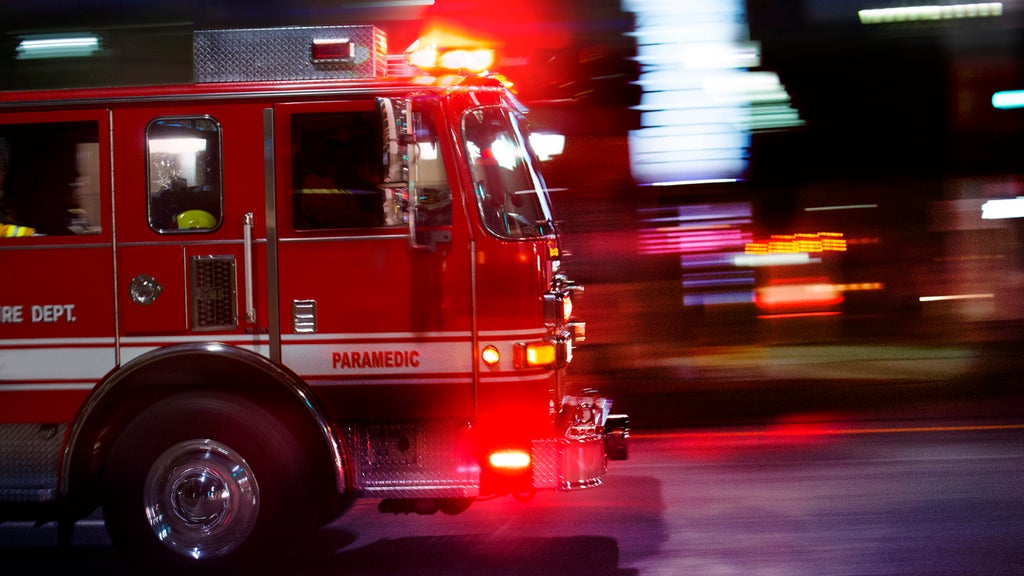 Crews battle structure fire in Victoria neighborhood, city officials say — WCCO / CBS Minnesota, Woodbury Community news