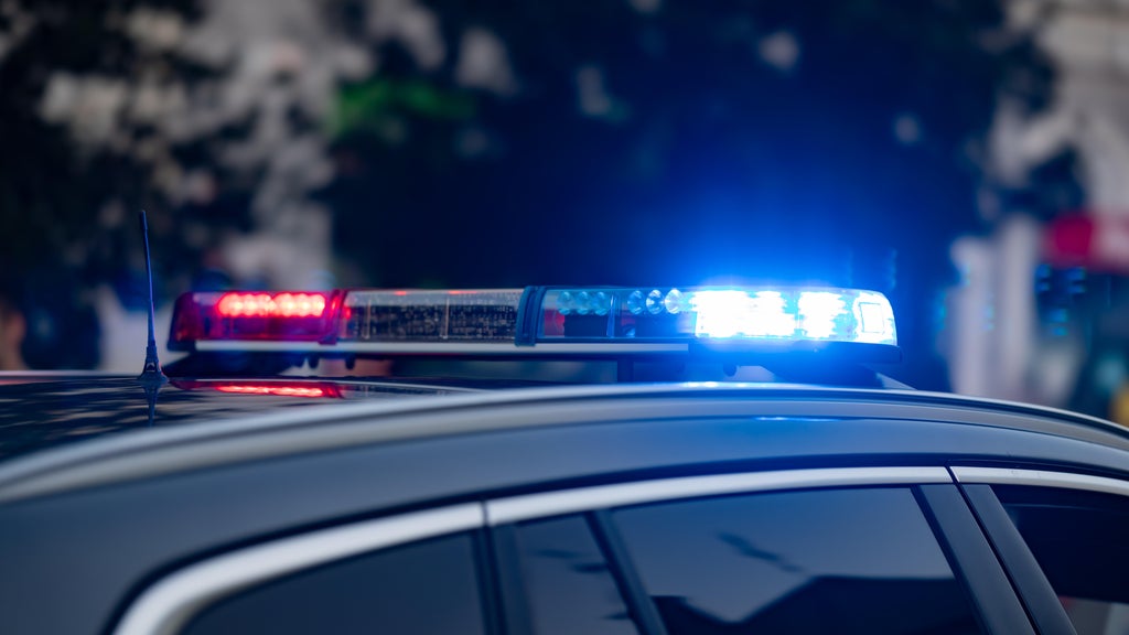 Shelter-in-place issued in Burnsville after shooting injures 1 — WCCO / CBS Minnesota, Woodbury Community news