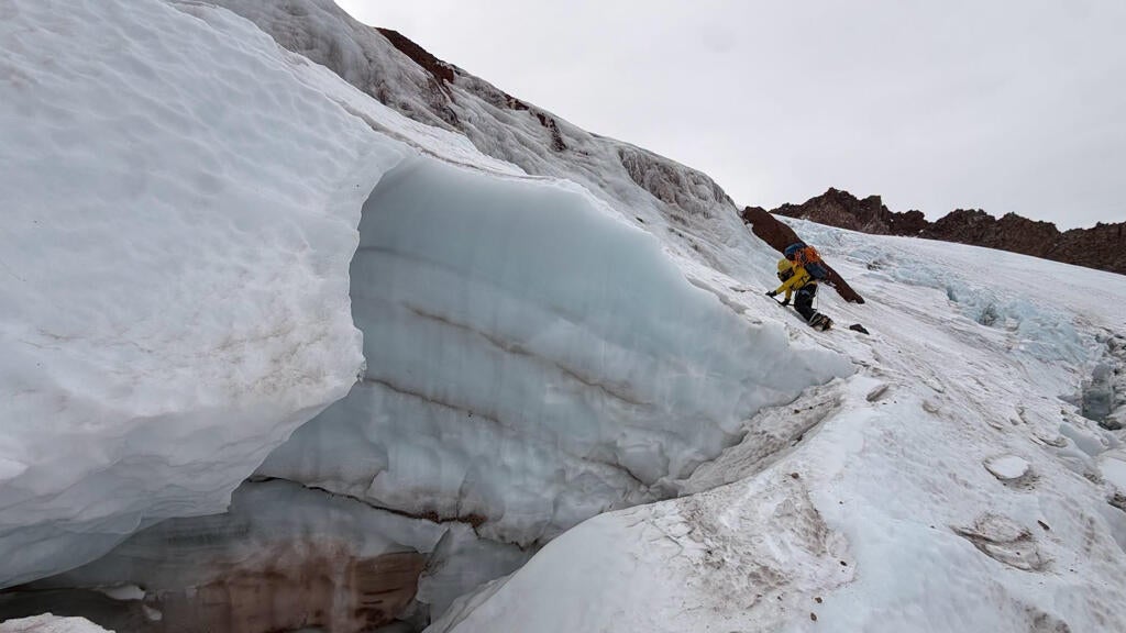 Florida man injured climbing California's Mount Shasta rescued after 2 nights in freezing temps — CBS Bay Area (KPIX), Woodbury Health news