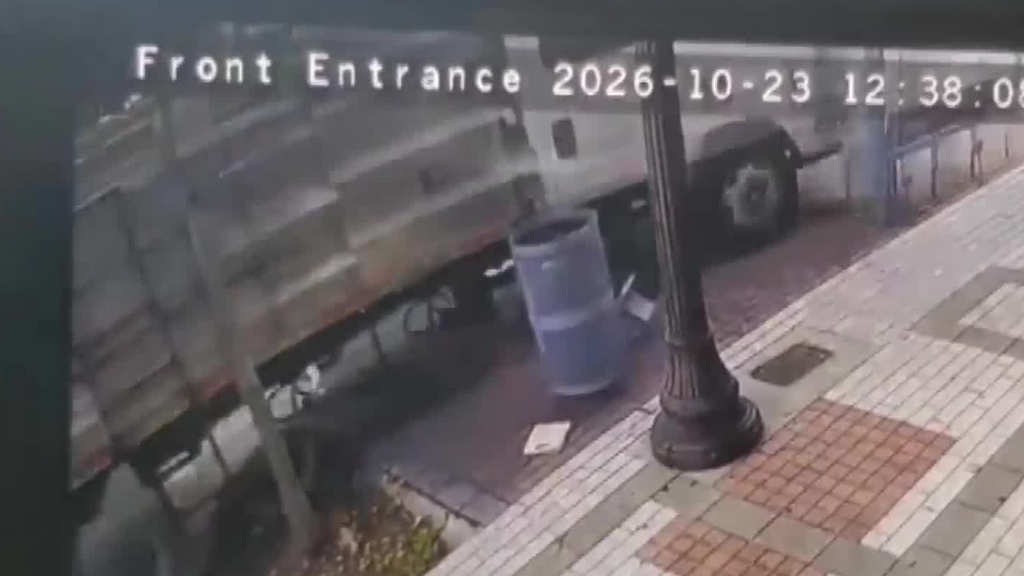 Landscaping truck crashes into bus bench, 3 North Miami businesses, sending 2 passengers to the hospital — CBS Miami, Woodbury Real Estate news