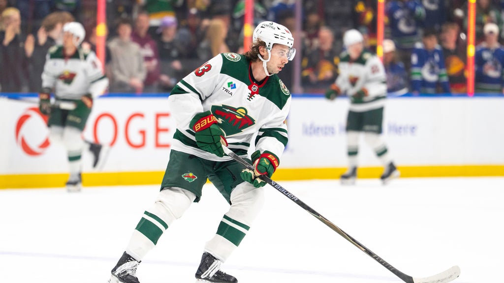 Quinn Hughes has goal, assist in his Vancouver return in Wild's 4-2 victory — WCCO / CBS Minnesota, Woodbury Sports news