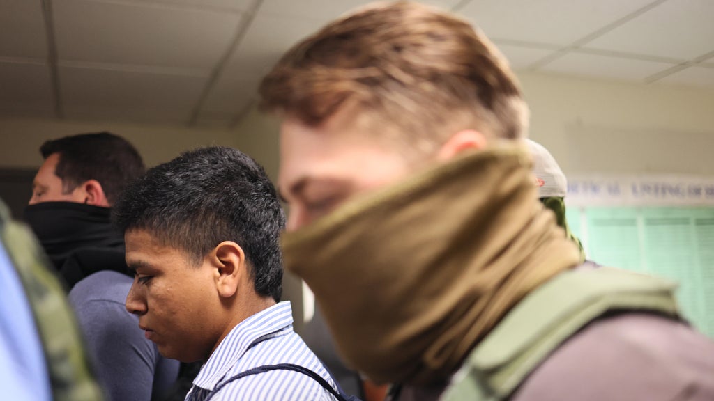 DOJ sues St. Paul and Portland, Oregon, over mask and ID requirements for federal officers — WCCO / CBS Minnesota, Woodbury Government news