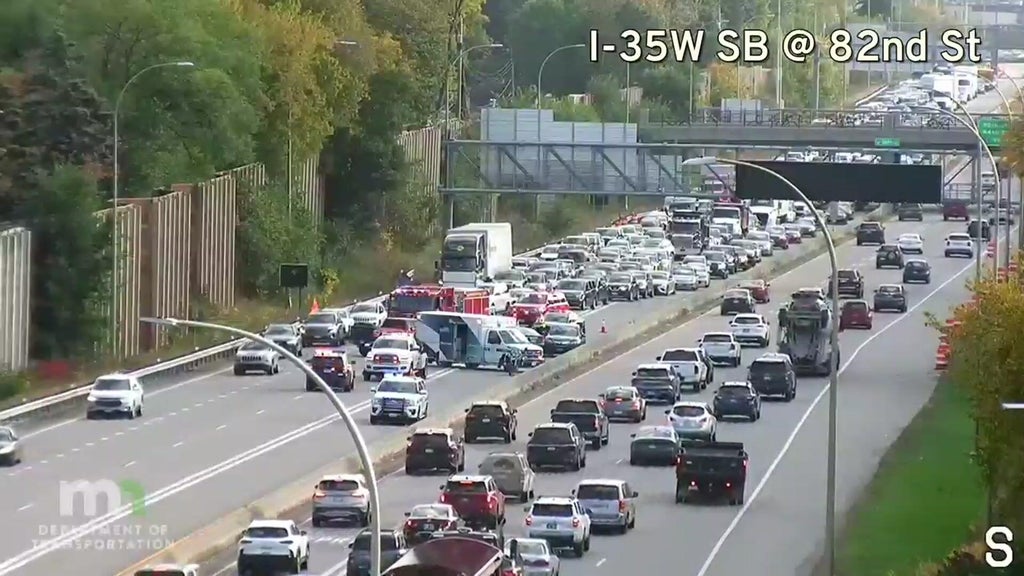 3 drivers injured in crash on Interstate 35W in Bloomington, state patrol says — WCCO / CBS Minnesota, Woodbury Health news