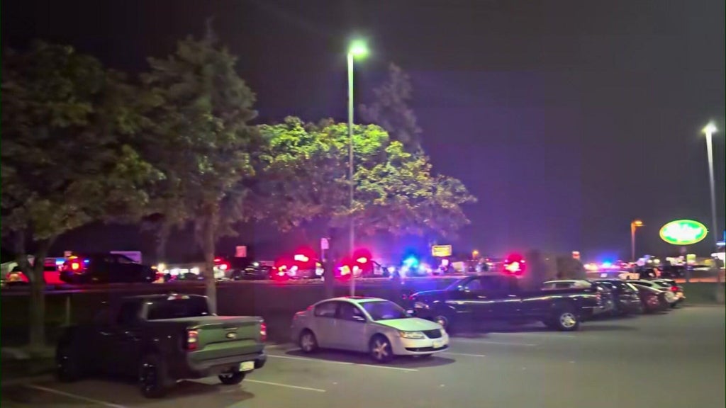 Police respond to Osseo High School after several fights break out at end of football game — WCCO / CBS Minnesota, Woodbury Schools news