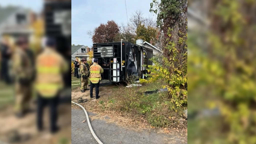 3 adults hospitalized after fire at food truck on St. Paul's east side — WCCO / CBS Minnesota, Woodbury Dining news