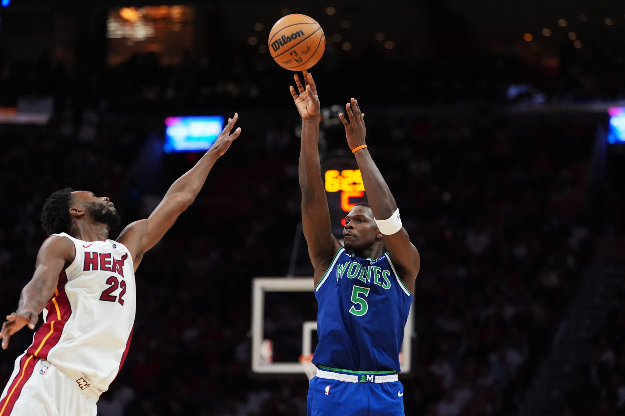 Anthony Edwards scores 45, Wolves roll past Heat 131-106 to spoil Giannis’ opener — KSTP 5, Woodbury Business news