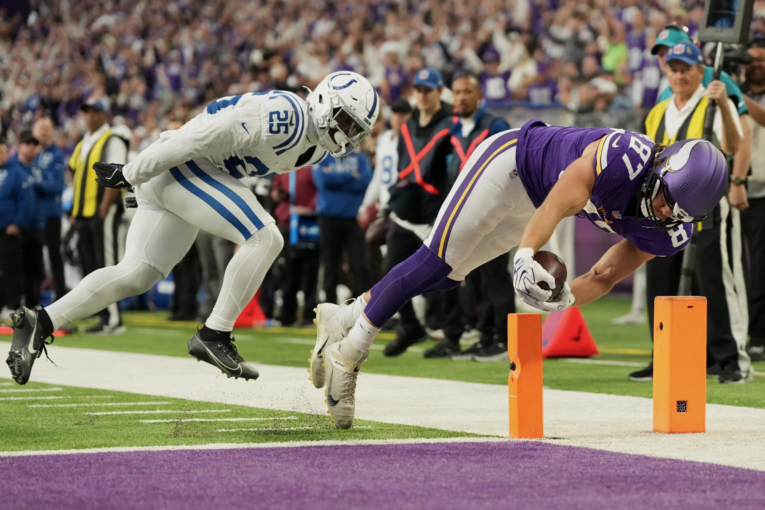 Vikings defense clamps down on Daniel Jones and the Colts for a 16-10 victory to stay undefeated — KSTP 5, Woodbury Arts news