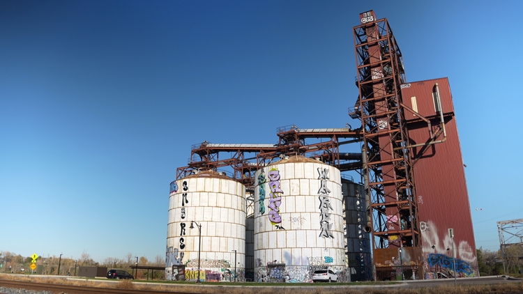 Chicago law firm looking into injuries at abandoned grain elevators in Minneapolis — Woodbury Community news
