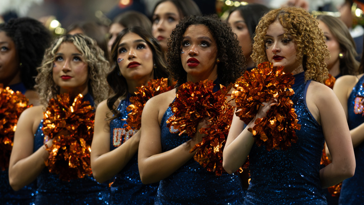 Here's what we know about the service member who fell at the UTSA football game — KHOU 11 (Houston), Woodbury Sports news